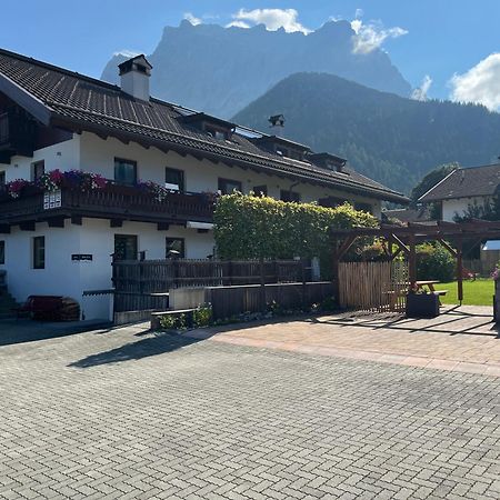Haus Alpenblume Apartamento Ehrwald Exterior foto