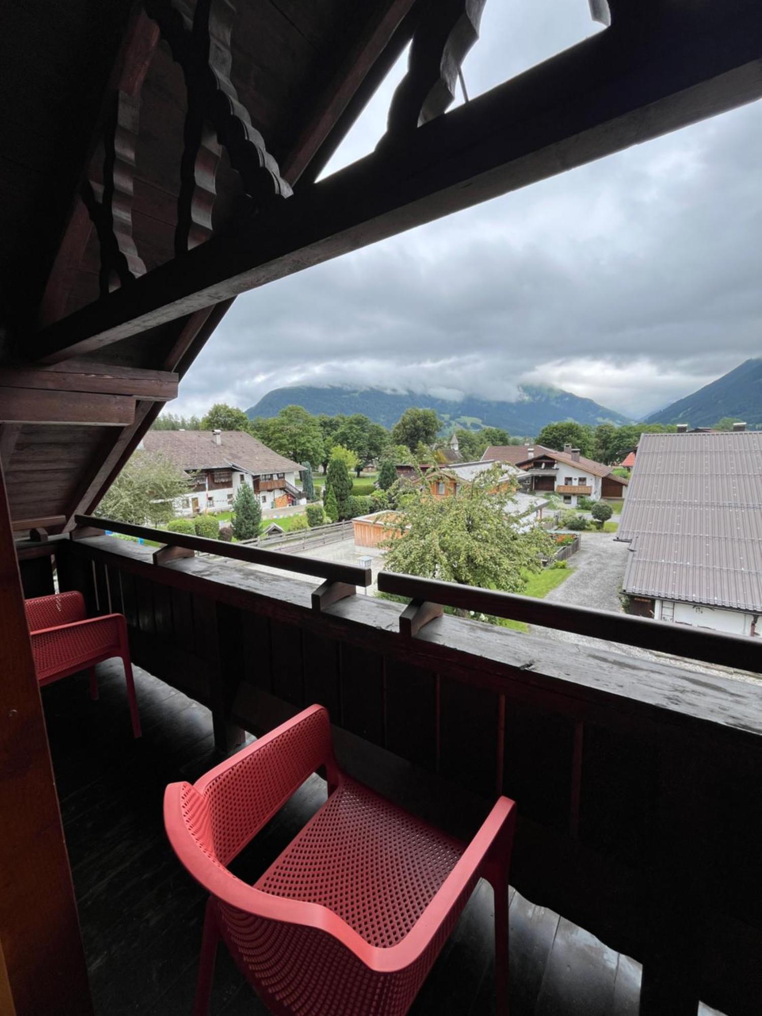 Haus Alpenblume Apartamento Ehrwald Exterior foto