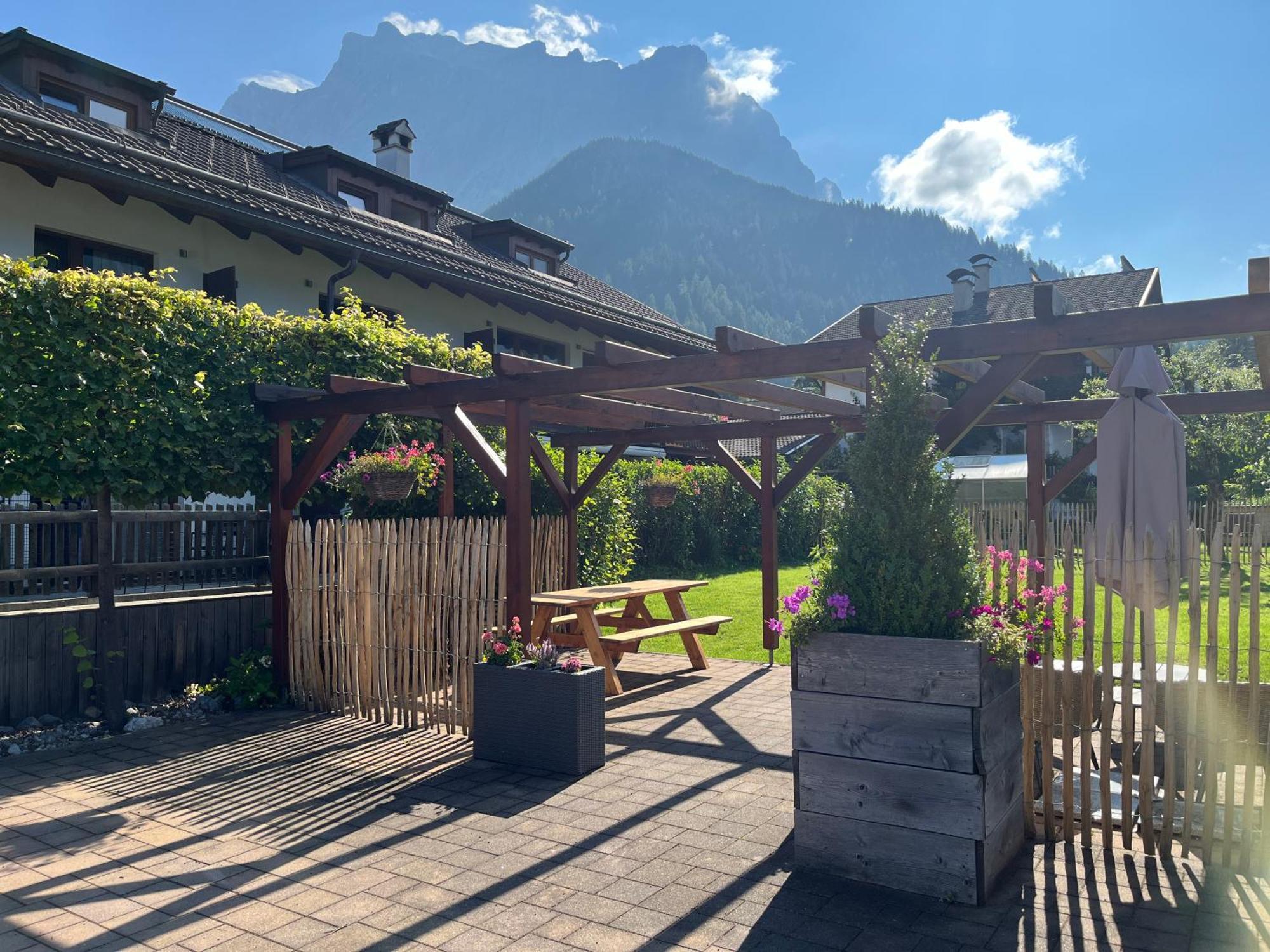 Haus Alpenblume Apartamento Ehrwald Exterior foto