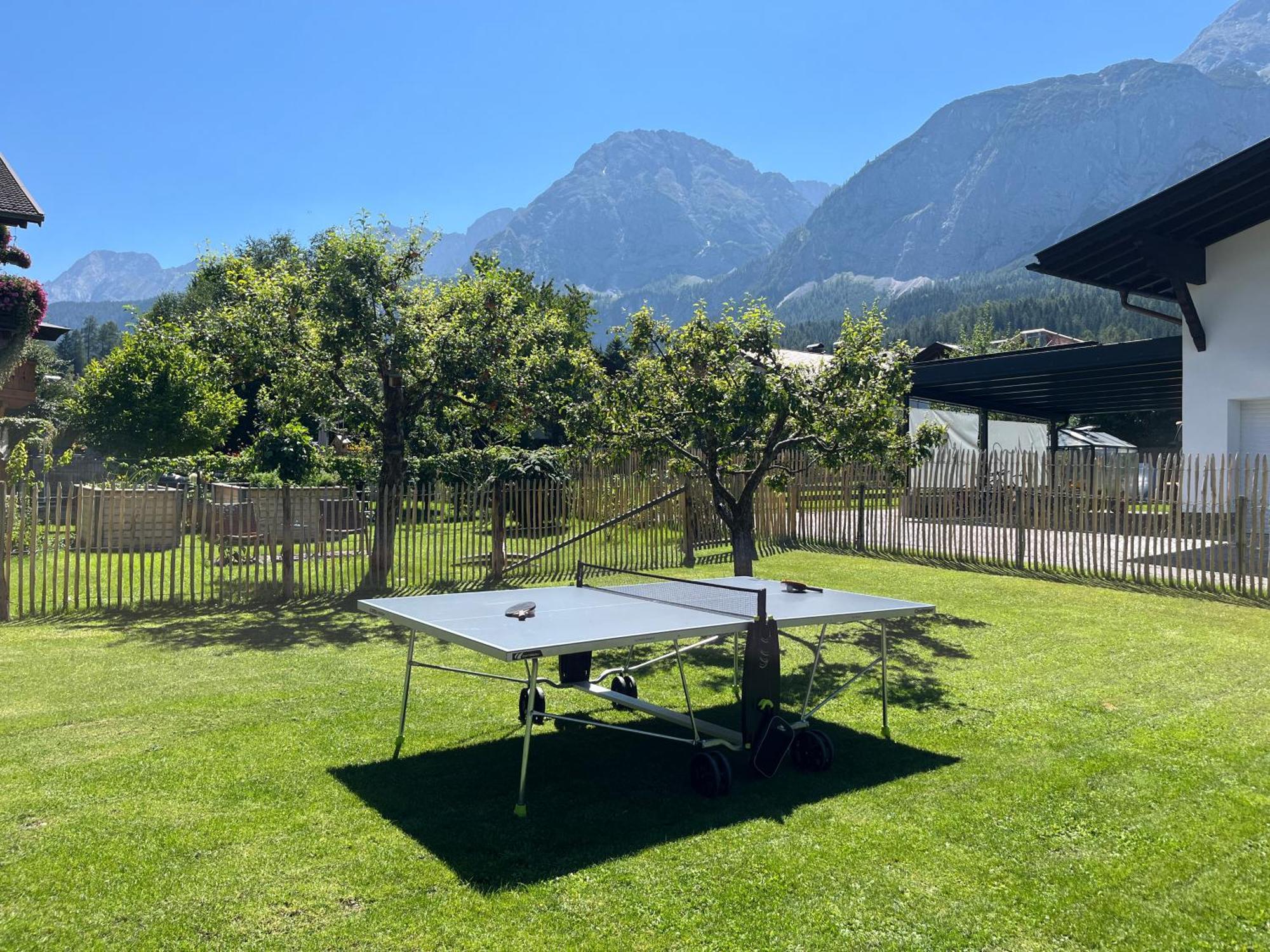 Haus Alpenblume Apartamento Ehrwald Exterior foto