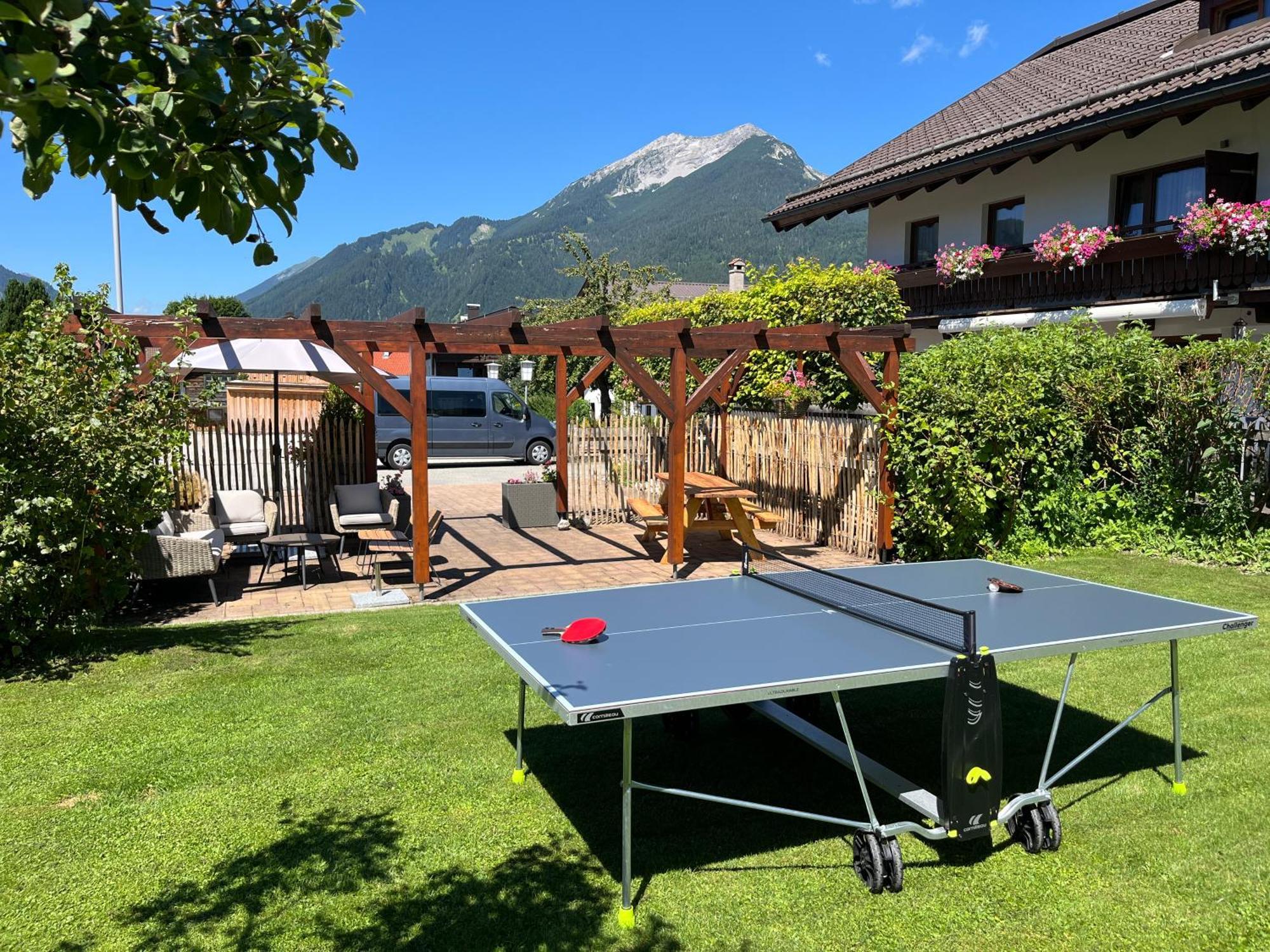 Haus Alpenblume Apartamento Ehrwald Exterior foto