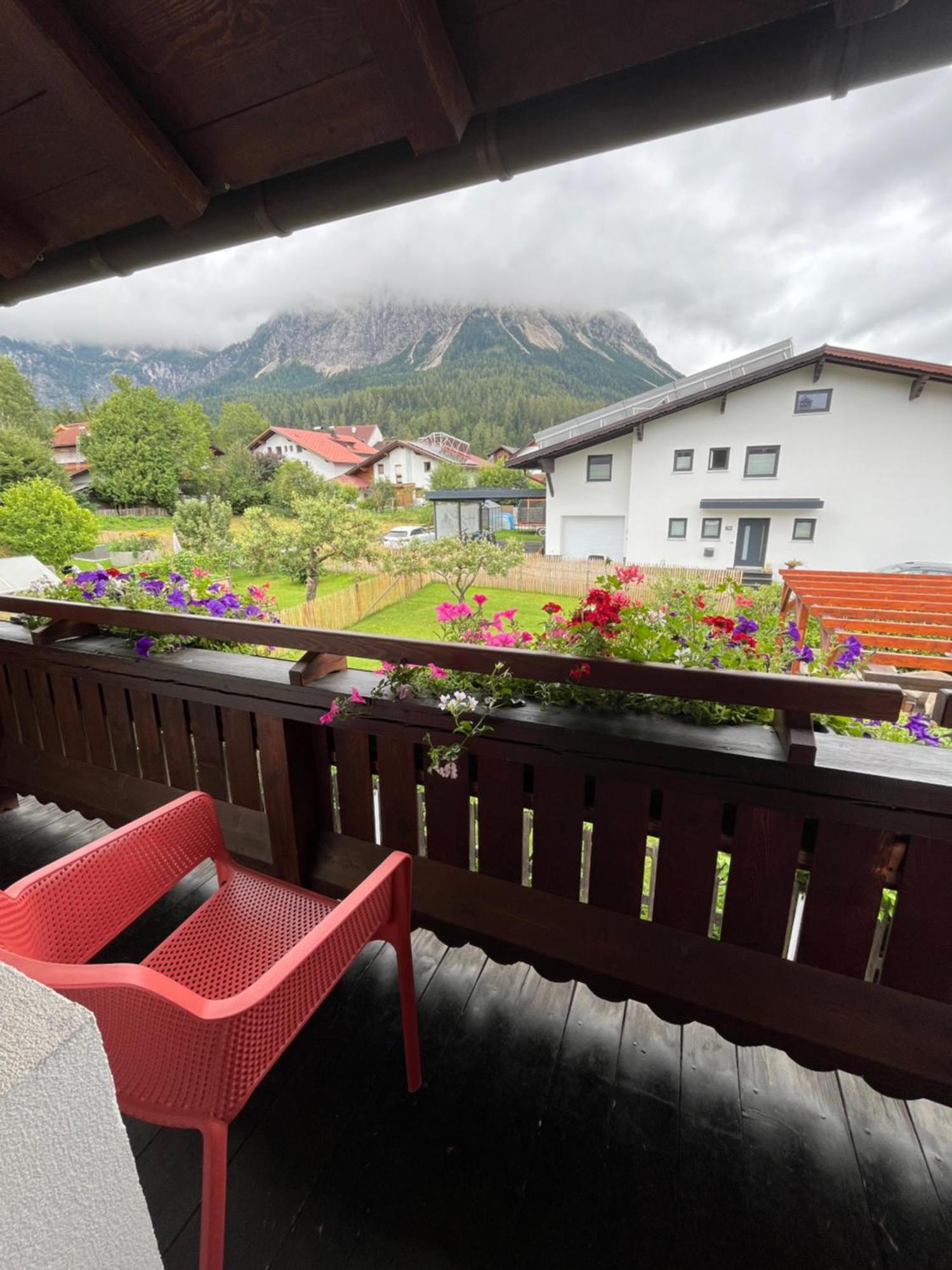 Haus Alpenblume Apartamento Ehrwald Exterior foto